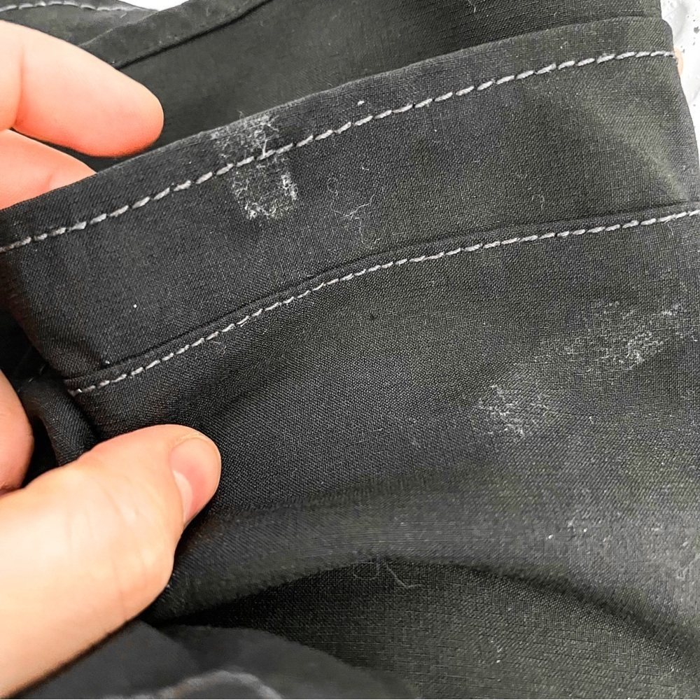 Carhartt Black Scrub Top - Picture 4 of 5